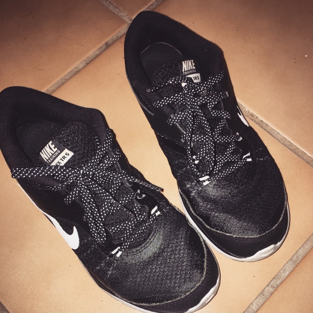 Nike flex shoes